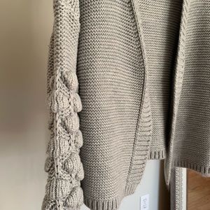 Oversized puff sleeve sweater